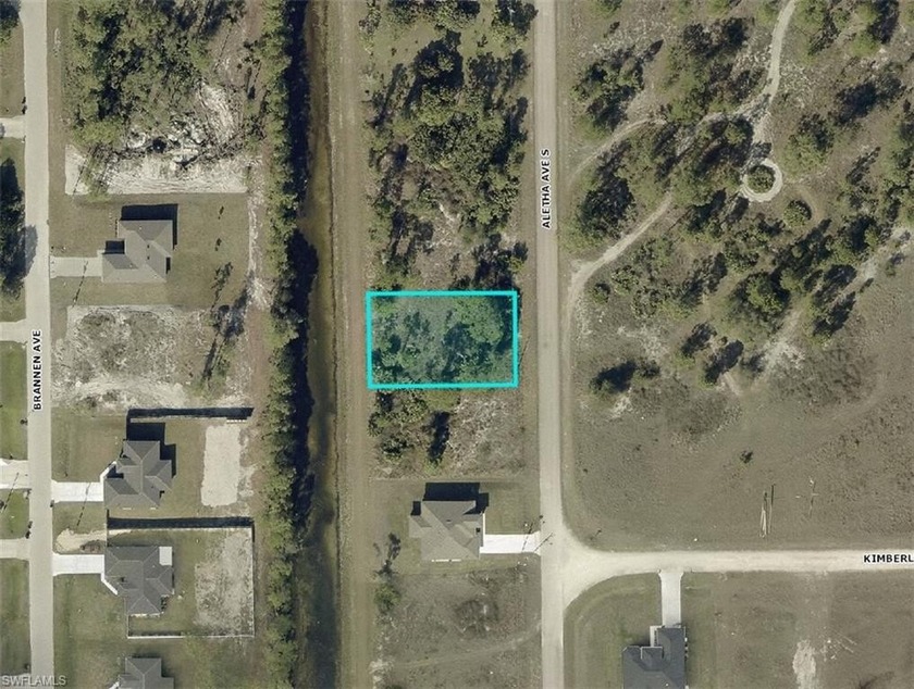 This beautiful *CANAL* residential lot is located in nice and - Beach Lot for sale in Lehigh Acres, Florida on Beachhouse.com