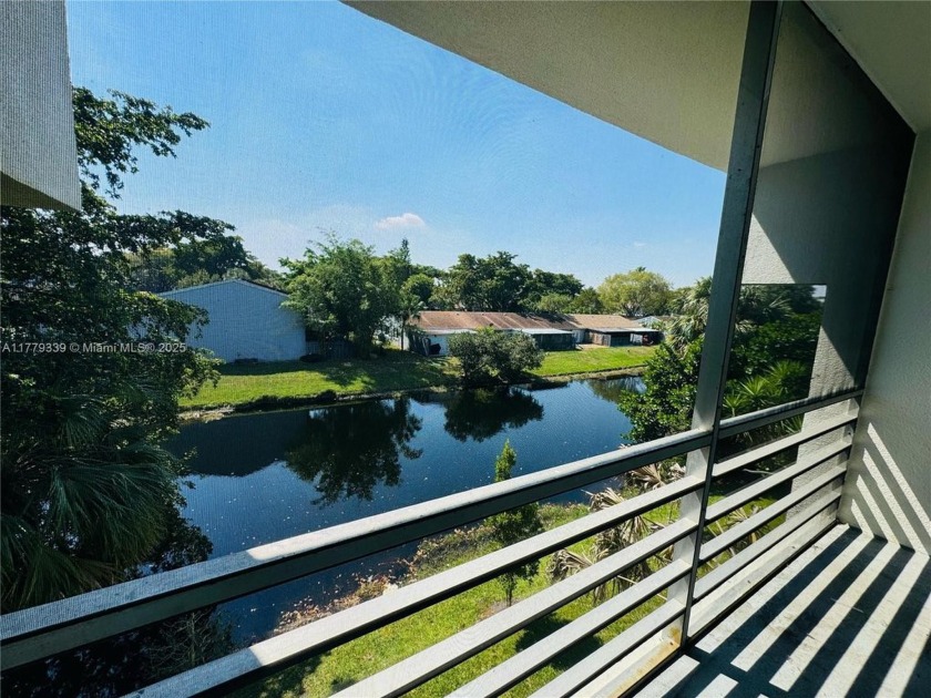 This is a great investment opportunity! Price reduced! Estimated - Beach Condo for sale in Sunrise, Florida on Beachhouse.com