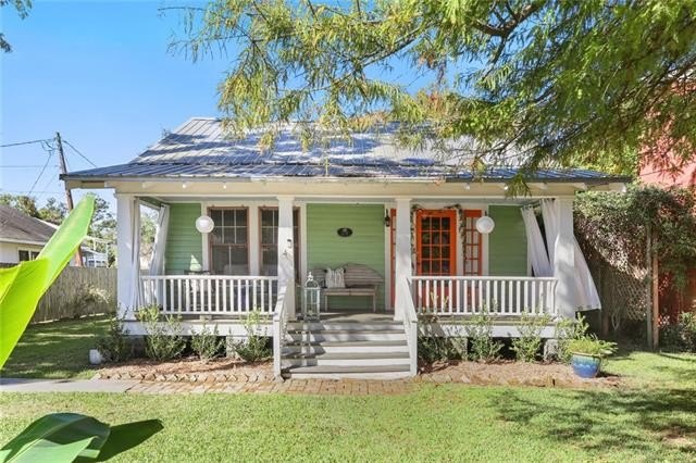 A rare property offering historic cottage *A La Fin* in the - Beach Home for sale in Mandeville, Louisiana on Beachhouse.com