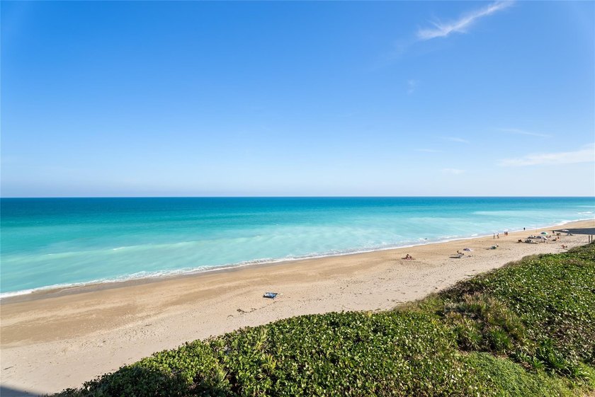 This direct beach front 3 bedroom condominium has stunning ocean - Beach Condo for sale in Jensen Beach, Florida on Beachhouse.com
