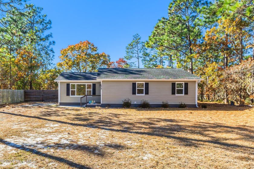 Welcome to this charming 3 bedroom, 2 bath one story ranch home - Beach Home for sale in Southport, North Carolina on Beachhouse.com