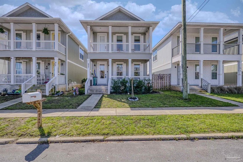Welcome to 921 W Jackson St, a beautiful move-in ready home - Beach Home for sale in Pensacola, Florida on Beachhouse.com