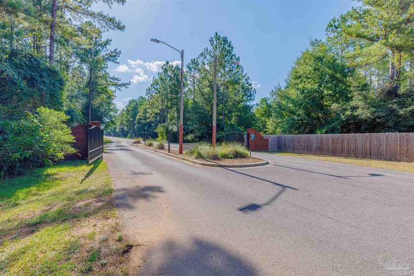 EXCLUSIVE & PRIVATE. this stunning 20.82 acre property near the - Beach Acreage for sale in Pace, Florida on Beachhouse.com