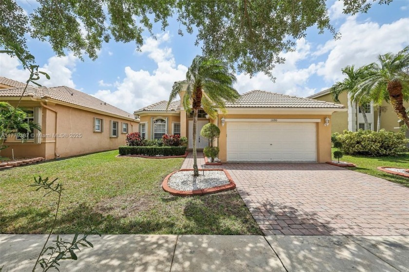 Beautiful home in a gated community with stunning unobstructed - Beach Home for sale in Miramar, Florida on Beachhouse.com