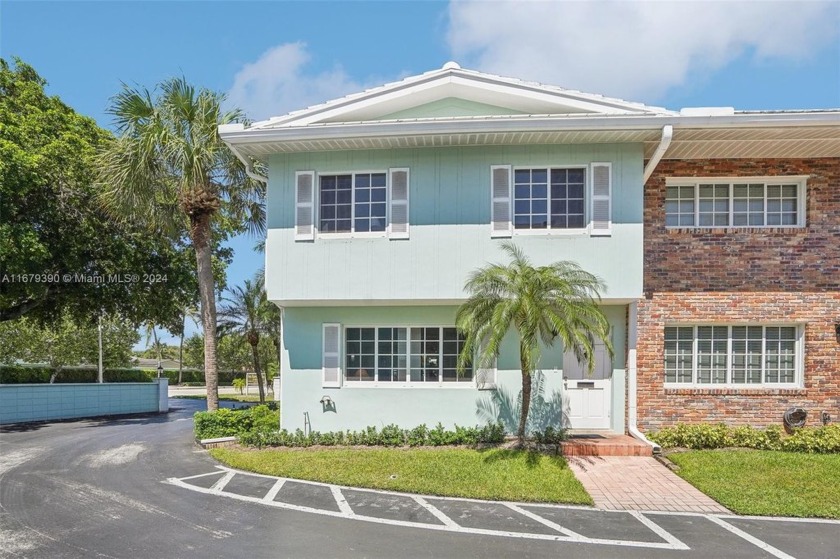 Charming Oceanfront Townhome with Endless Potential!  

Step - Beach Townhome/Townhouse for sale in Lauderdale By The Sea, Florida on Beachhouse.com