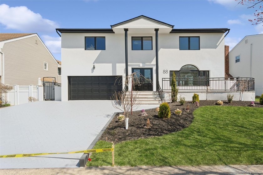 Wake up to the salt air and live the coastal lifestyle you've - Beach Home for sale in Atlantic Beach, New York on Beachhouse.com
