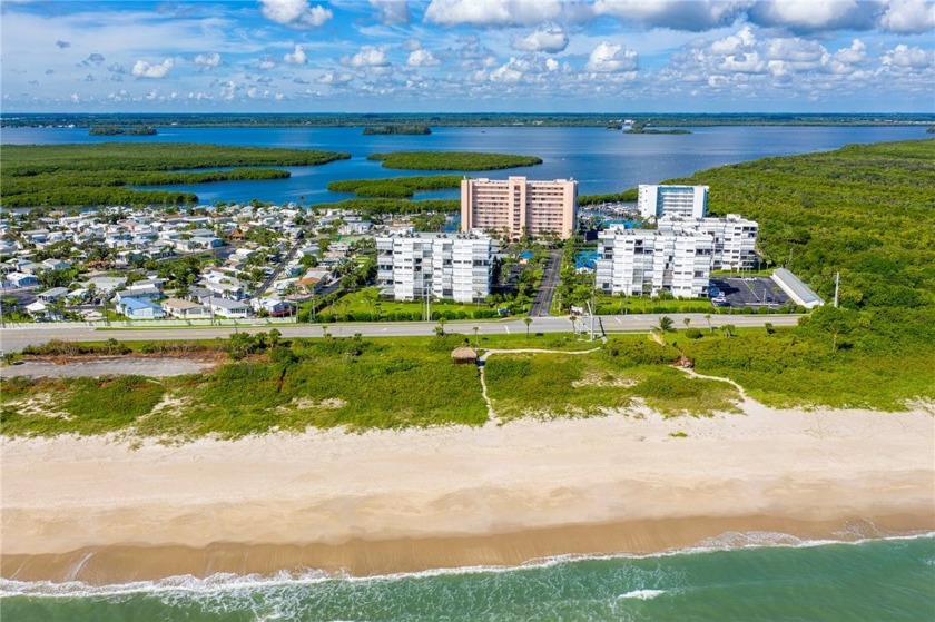 Enjoy your wide open river & marina views from your screened-in - Beach Home for sale in Hutchinson Island, Florida on Beachhouse.com