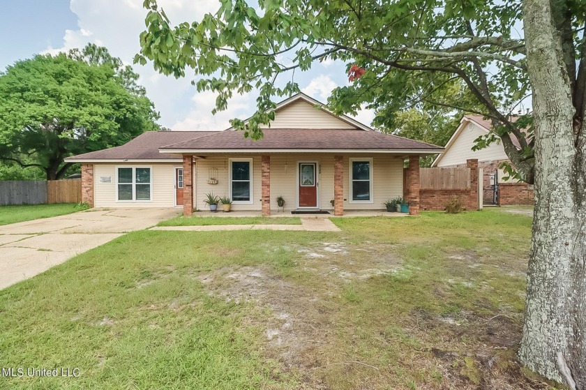 Welcome to 2148 Baywood, where you truly feel at homee view this - Beach Home for sale in Biloxi, Mississippi on Beachhouse.com