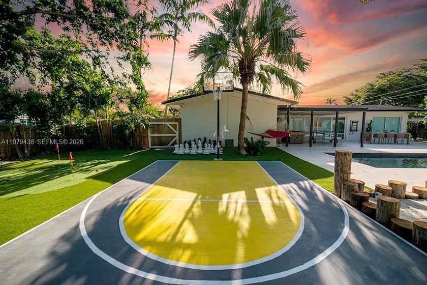Heated Pool/Jacuzzi/Pool & Ping Pong Tables/Mega - Beach Home for sale in Cutler Bay, Florida on Beachhouse.com