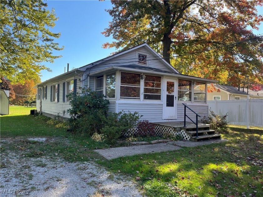 GREAT LOCATION! Handyman Special! 2-bedroom bungalow close to - Beach Home for sale in Ashtabula, Ohio on Beachhouse.com