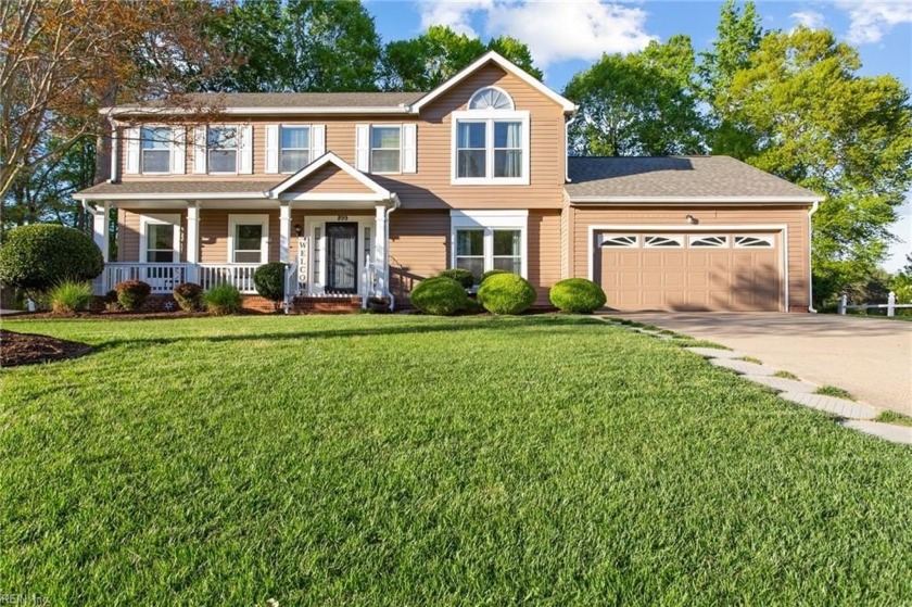 Welcome to this remarkable home on Lucas Creek with fabulous - Beach Home for sale in Newport News, Virginia on Beachhouse.com