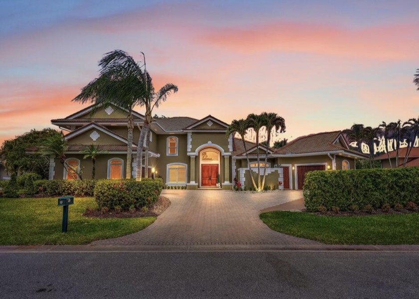 PGA NATIONAL'S MOST PRESTIGIOUS ESTATE IS FINALLY AVAILABLE! - Beach Home for sale in Palm Beach Gardens, Florida on Beachhouse.com