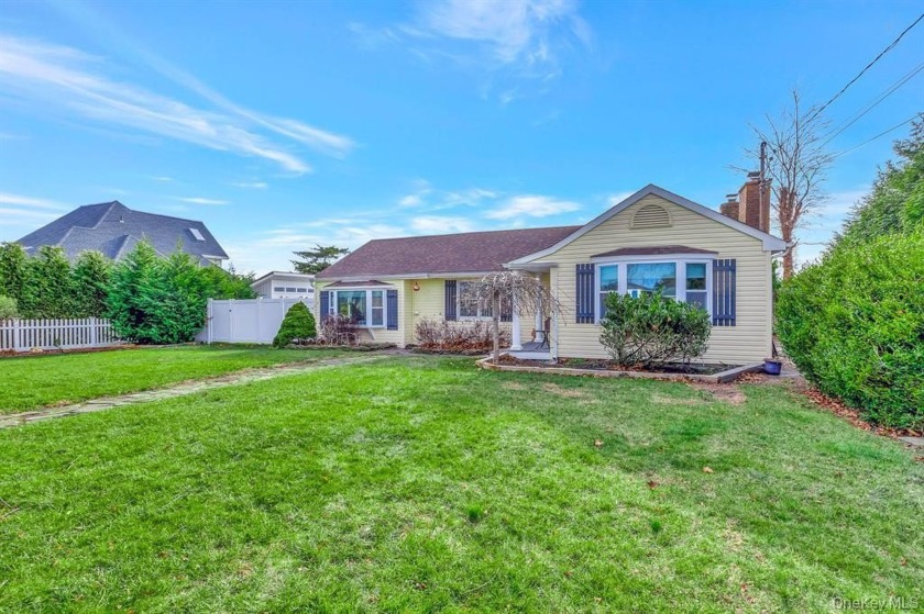 Stunning Bayfront Views make this property truly one of a kind - Beach Home for sale in East Moriches, New York on Beachhouse.com