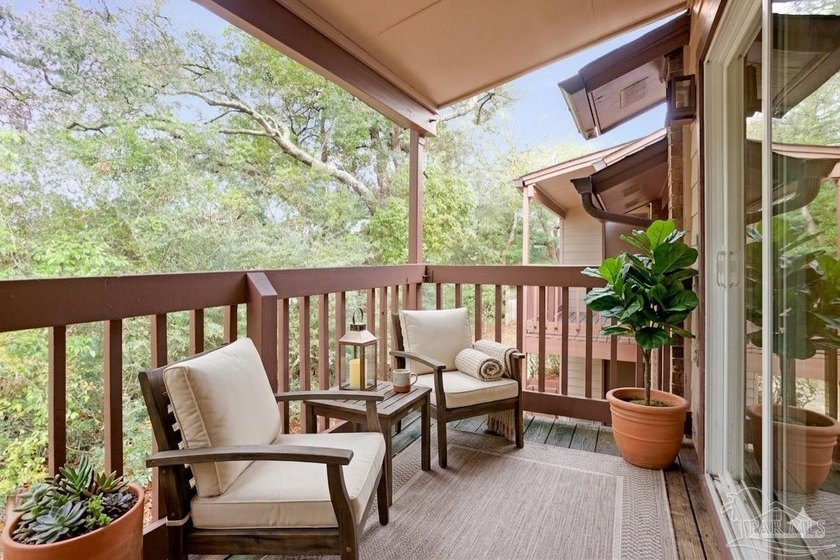 Beautiful, renovated 2 bedroom, 2 bath condo with a balcony! - Beach Condo for sale in Pensacola, Florida on Beachhouse.com