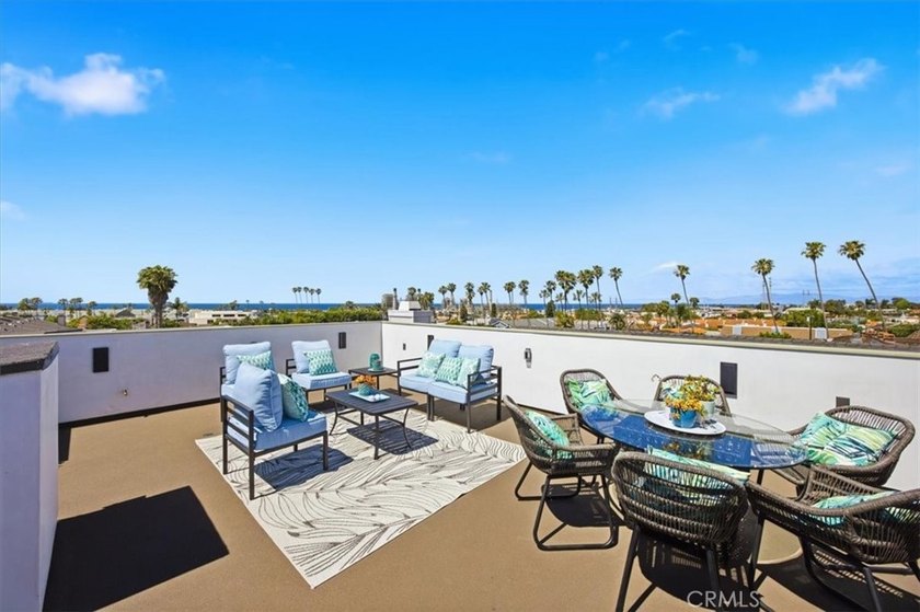 Experience elevated coastal living in this freestanding, newly - Beach Townhome/Townhouse for sale in Redondo Beach, California on Beachhouse.com