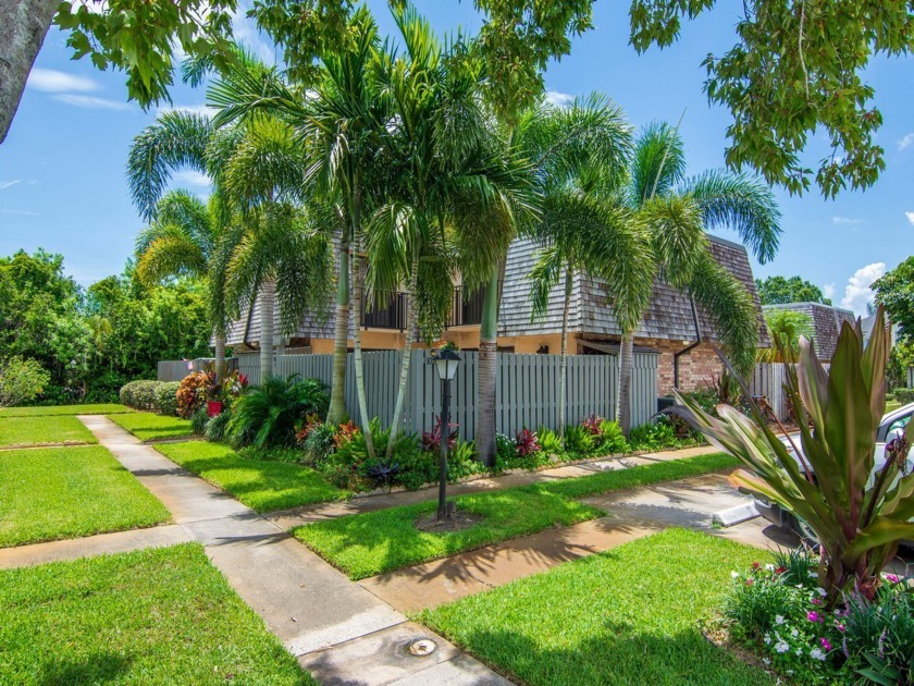 Beautifully renovated townhouse in a very convenient location - Beach Home for sale in Vero Beach, Florida on Beachhouse.com