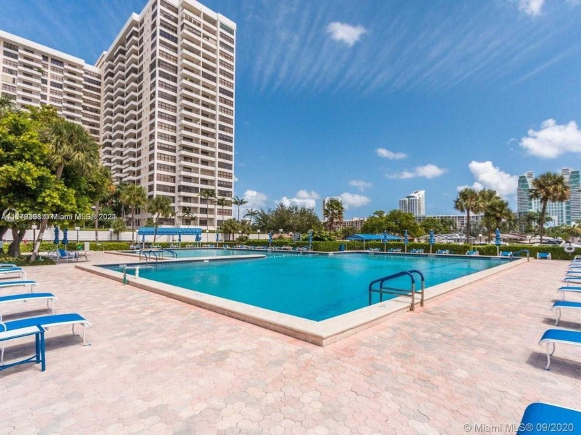 AMAZING LOCATION ! LOCATION ! VERY DESIRABLE OLYMPUSE COMPLEX 1 - Beach Condo for sale in Hallandale Beach, Florida on Beachhouse.com