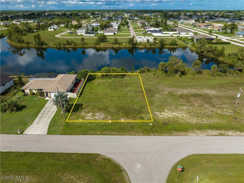 Lakefront lot with western exposure. Located on Mull Lake - Beach Lot for sale in Cape Coral, Florida on Beachhouse.com