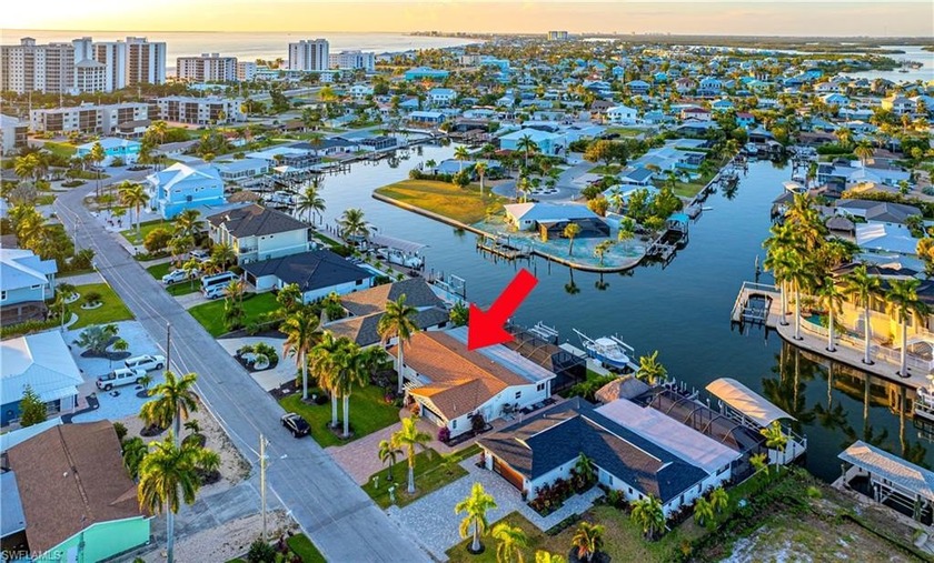 BOATERS DREAM HOME Gulf Access Canal Pool home at 25 Fairview - Beach Home for sale in Fort Myers Beach, Florida on Beachhouse.com