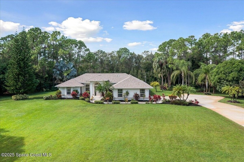 Welcome to your completely refreshed custom retreat in Vero Lake - Beach Home for sale in Vero Beach, Florida on Beachhouse.com