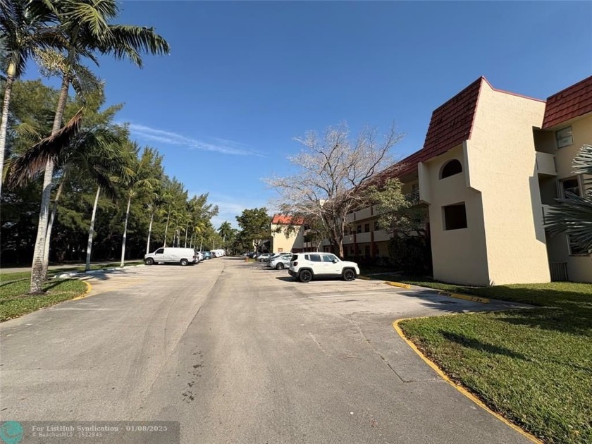 Come and enjoy this truly amazing opportunity to purchase this - Beach Condo for sale in Sunrise, Florida on Beachhouse.com