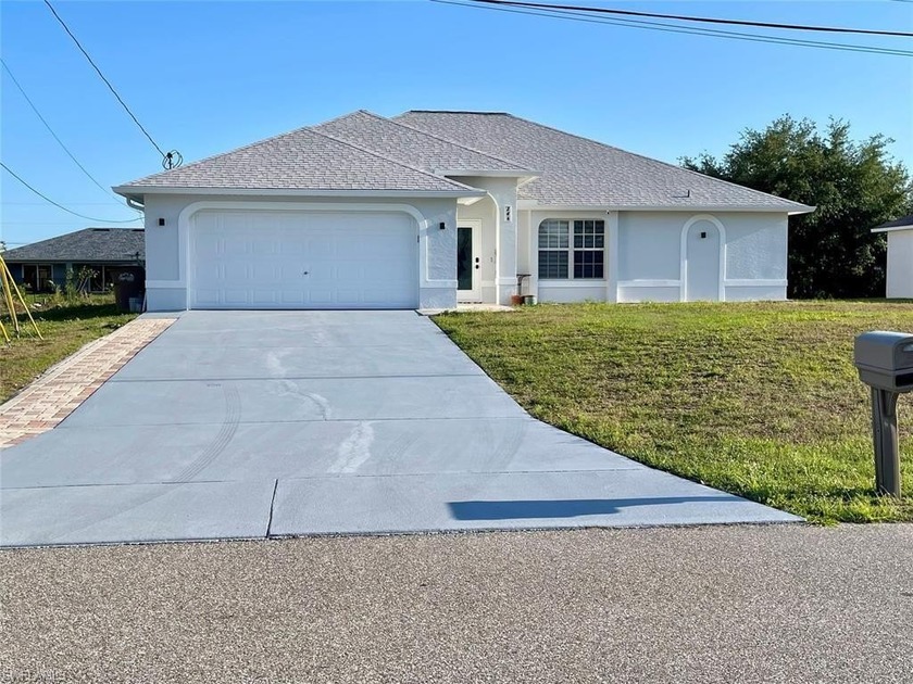 Welcome to this spacious and stylish 4-bedroom, 2-bathroom - Beach Home for sale in Cape Coral, Florida on Beachhouse.com