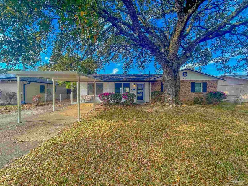 Investment Opportunity - great potential for rental, flip, or - Beach Home for sale in Pensacola, Florida on Beachhouse.com