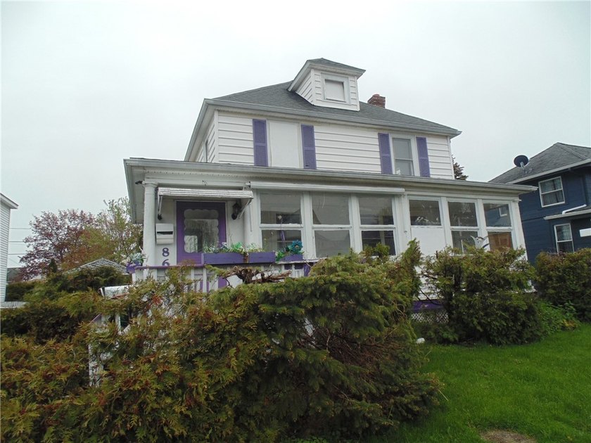 Classic 4-bedroom Colonial offering 1,740 sq ft of living space - Beach Home for sale in Rochester, New York on Beachhouse.com