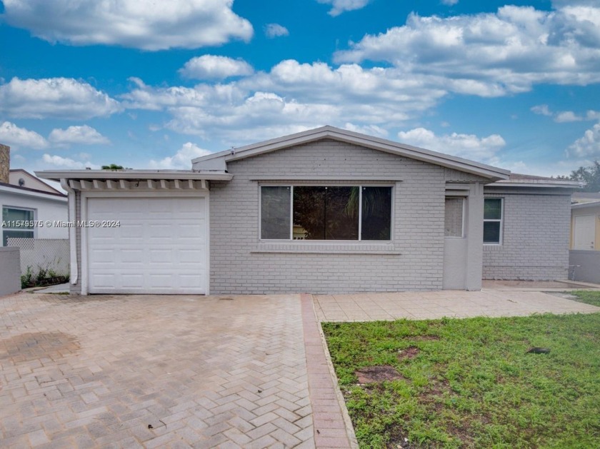 Fulfill your dream, enjoying this beautiful recently REMODELED - Beach Home for sale in Hollywood, Florida on Beachhouse.com