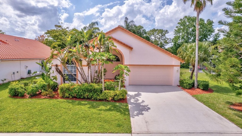 Welcome to this beautiful 3 bed 2 bath home. Located in the - Beach Home for sale in Wellington, Florida on Beachhouse.com