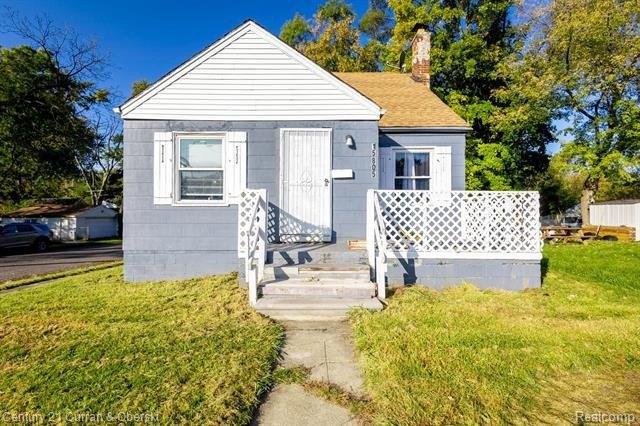 **WOW 3 BEDROOM, 1 BATH BUNGALOW IN DETROIT**NICE SIZE LIVING - Beach Home for sale in Detroit, Michigan on Beachhouse.com