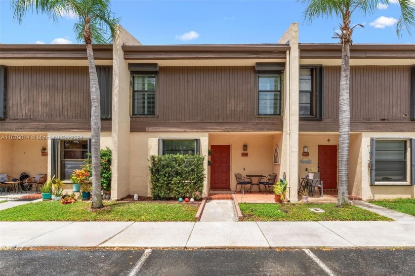 Welcome home to this beautifully remodeled 3-bedroom, 2 - Beach Townhome/Townhouse for sale in Pembroke Pines, Florida on Beachhouse.com