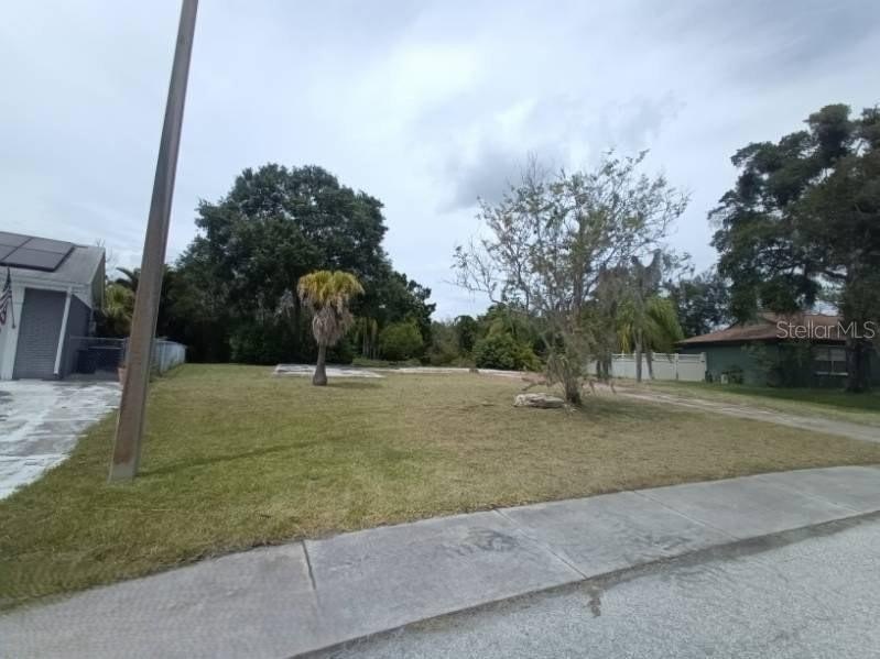 BUILD YOUR WATERFRONT DREAM HOME!! This huge Lot has 54 ft of - Beach Lot for sale in New Port Richey, Florida on Beachhouse.com