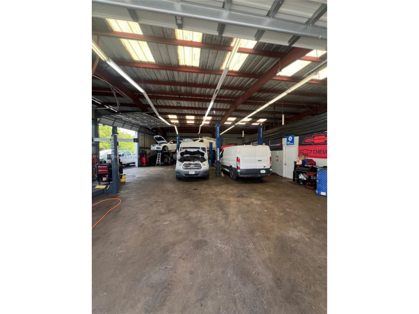 This Auto Repair Shop offers an exceptional opportunity for an - Beach Commercial for sale in Pompano Beach, Florida on Beachhouse.com