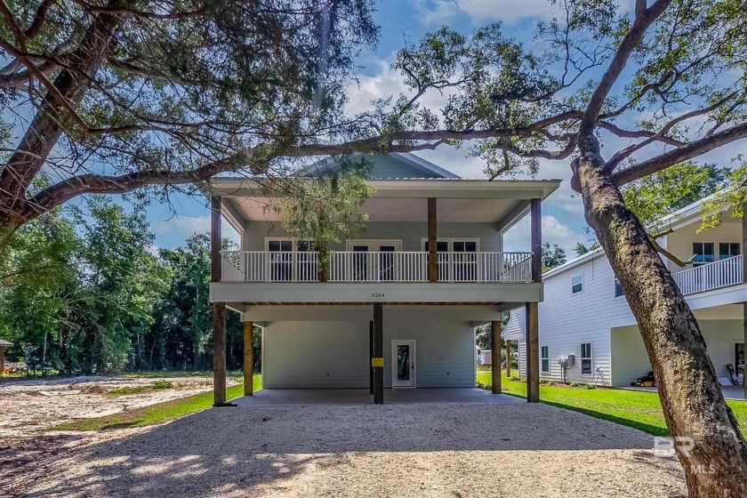 **MOTIVATED SELLER**  Don't miss this charming coastal home with - Beach Home for sale in Elberta, Alabama on Beachhouse.com