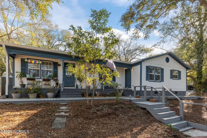 Welcome to 151 Hoop Pole Creek Drive, Atlantic Beach, NC! This - Beach Townhome/Townhouse for sale in Atlantic Beach, North Carolina on Beachhouse.com