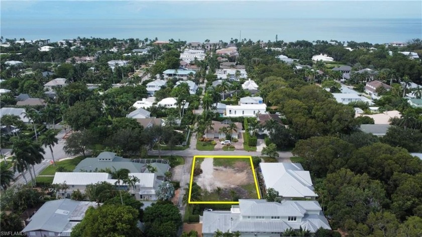 Welcome to 76 4th St N, a rarely available prime residential lot - Beach Lot for sale in Naples, Florida on Beachhouse.com