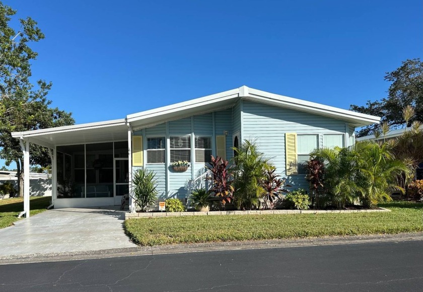 This is the Florida Beach Cottage of your dreams! This lovely - Beach Home for sale in Palm Harbor, Florida on Beachhouse.com