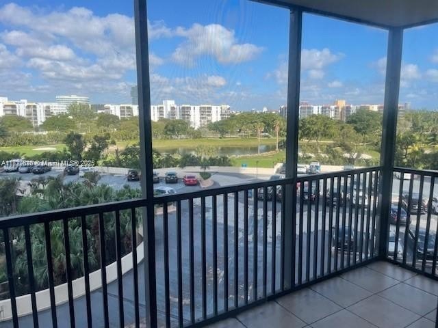 Reduced! Large 1 Bed/ 1.5 Bath + Den - 913  SF - Just in - Beach Condo for sale in Aventura, Florida on Beachhouse.com