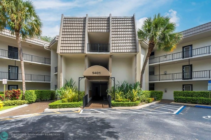 Beautiful, furnished 1bd/1.5ba condo in 55+ senior community - Beach Condo for sale in Tamarac, Florida on Beachhouse.com