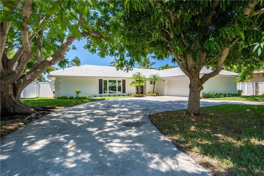 Fabulous and rare opportunity to own completely renovated home - Beach Home for sale in Vero Beach, Florida on Beachhouse.com