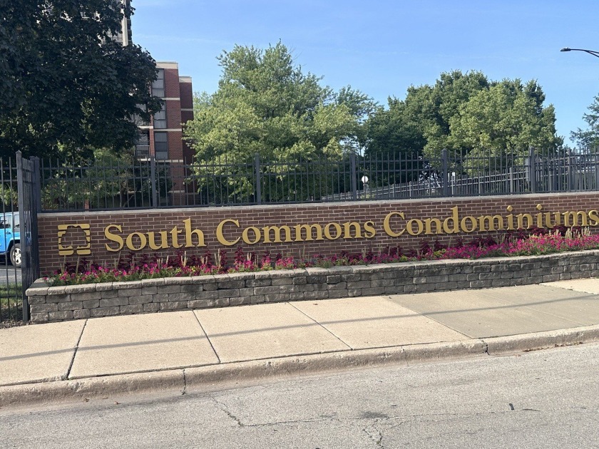 FHA & VA APPROVED     Discover a lifestyle of effortless - Beach Condo for sale in Chicago, Illinois on Beachhouse.com