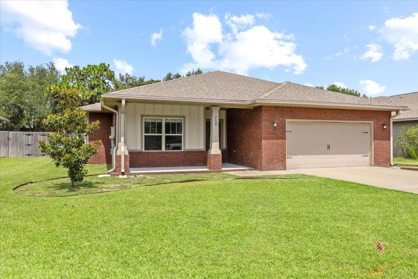 Welcome to this beautiful custom home in a quiet cul-de-sac in - Beach Home for sale in Navarre, Florida on Beachhouse.com