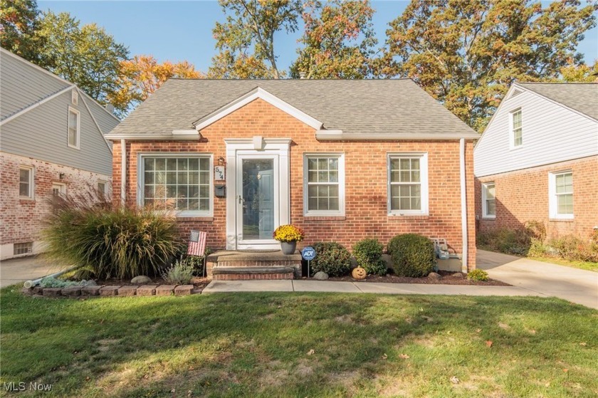 Welcome to 574 Huntmere.  This charming bungalow is located on a - Beach Home for sale in Bay Village, Ohio on Beachhouse.com