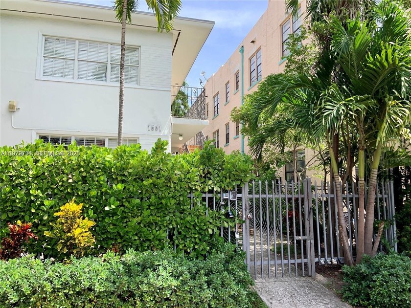 Beautiful apartment in a prime location just steps from Lincoln - Beach Condo for sale in Miami Beach, Florida on Beachhouse.com