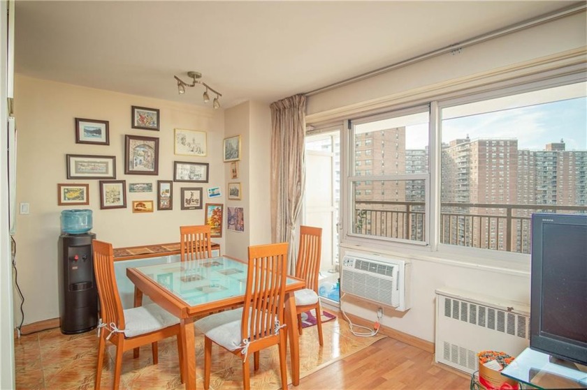 Beautiful 2bdr/1bth co-op in Trump Village Sec 3. in very good - Beach Apartment for sale in Brooklyn, New York on Beachhouse.com
