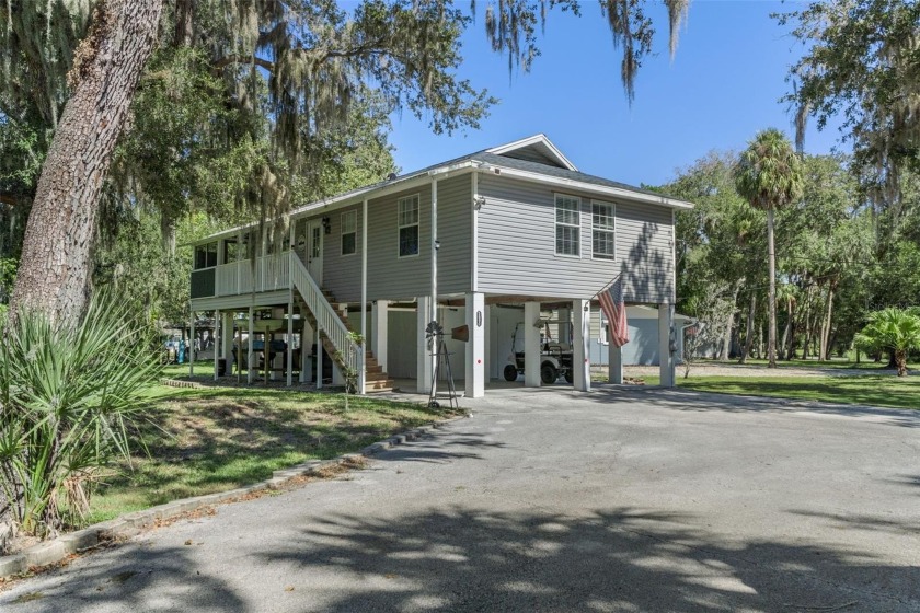 Welcome to your dream coastal retreat in the heart of Homosassa! - Beach Home for sale in Homosassa, Florida on Beachhouse.com
