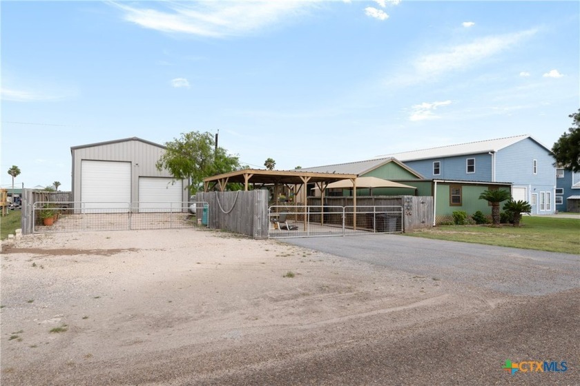 This beautiful and well-kept home has so much to offer. The - Beach Home for sale in Port Mansfield, Texas on Beachhouse.com