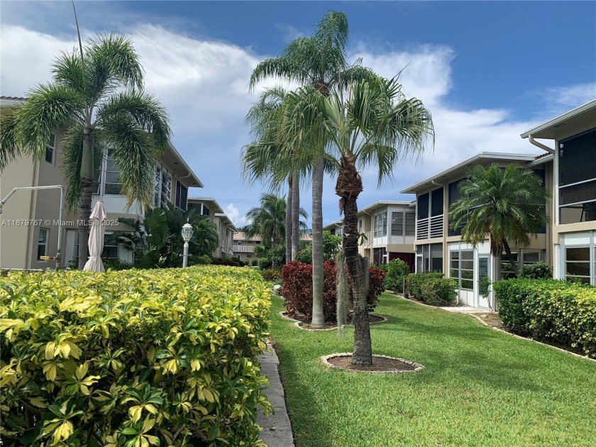 Discover this charming 1-bedroom, 1-bath first-floor home in a - Beach Condo for sale in Lighthouse Point, Florida on Beachhouse.com
