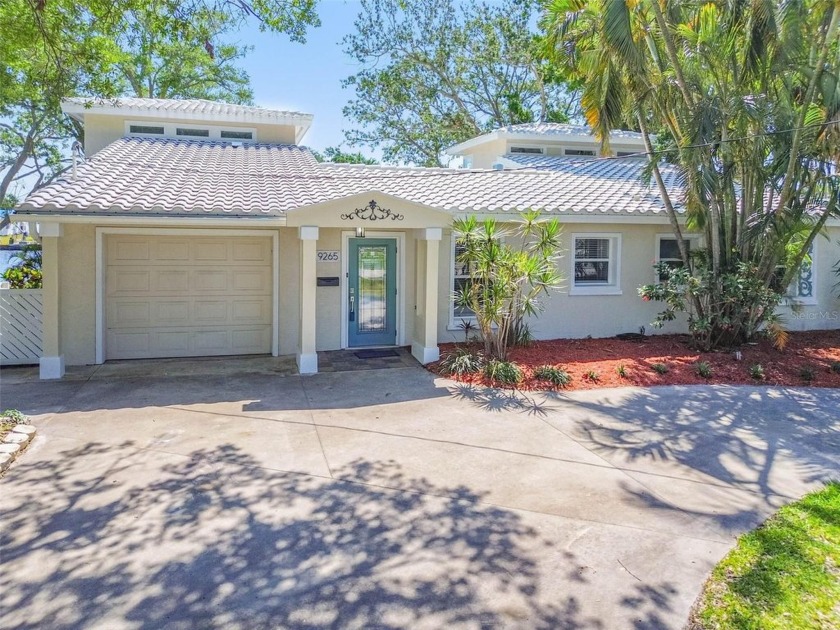One or more photo(s) has been virtually staged. Welcome to - Beach Home for sale in St. Petersburg, Florida on Beachhouse.com